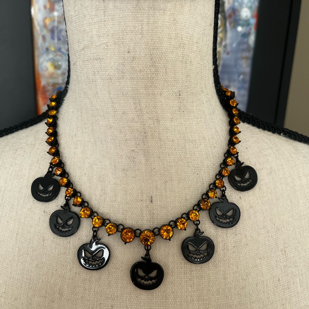 NWT** Betsey Johnson Black & Orange Jack-o-lantern Necklace